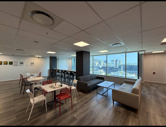 1,686M² OFFICE TO LET IN FORESHORE